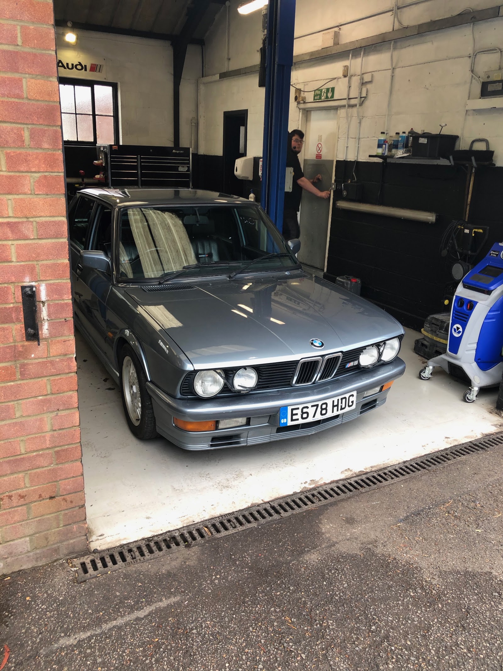 BMW E28 in the bay for a heritage check