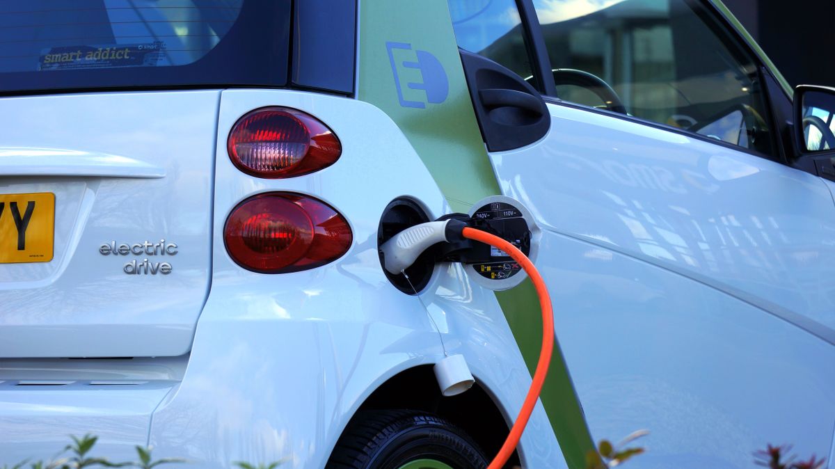 Hybrid Vehicle Servicing