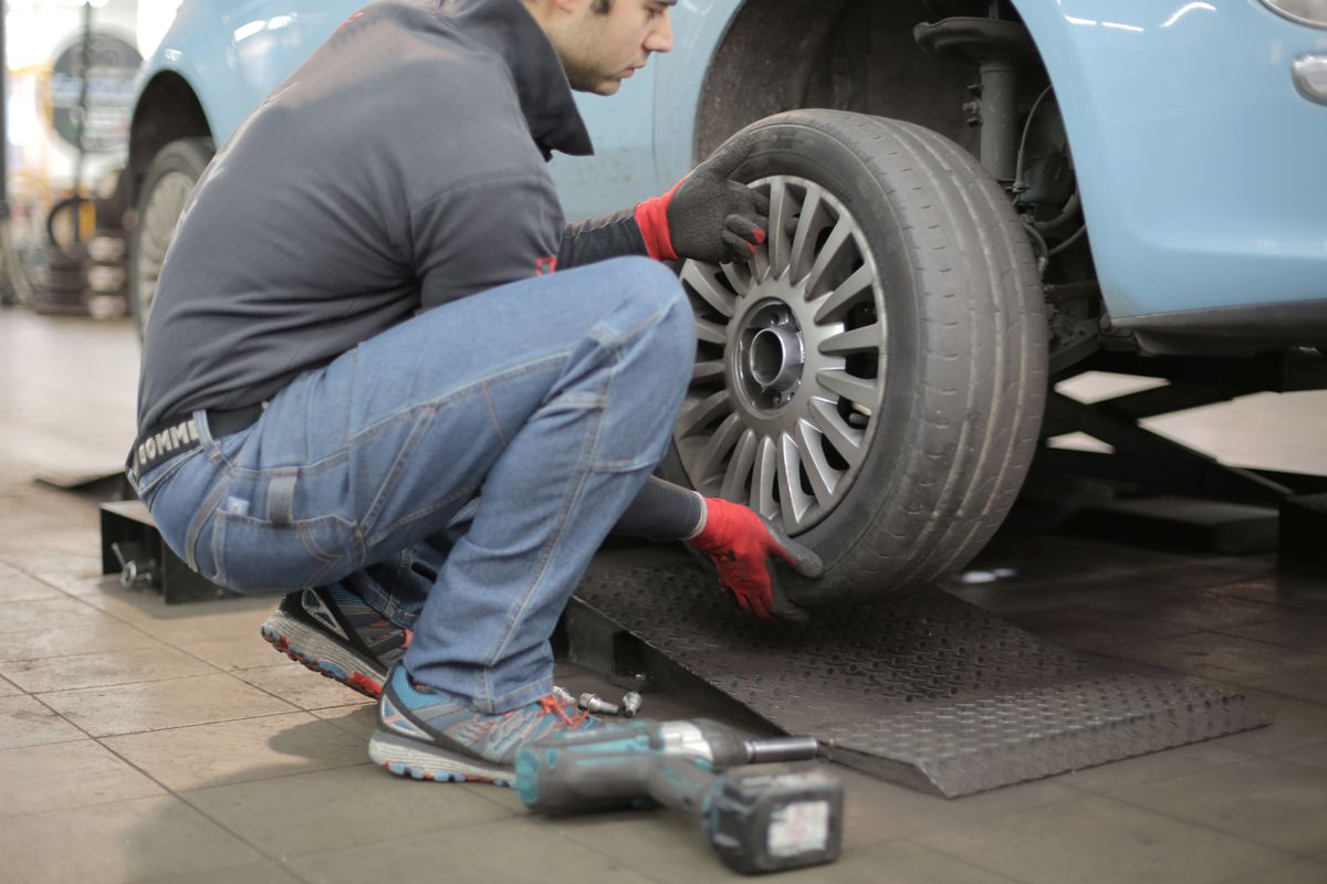 Tyre Fitting & Puncture Repairs